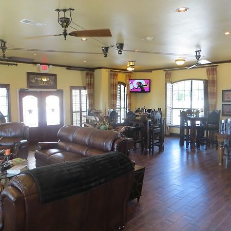 Hotel Texas Cuero ภายนอก รูปภาพ