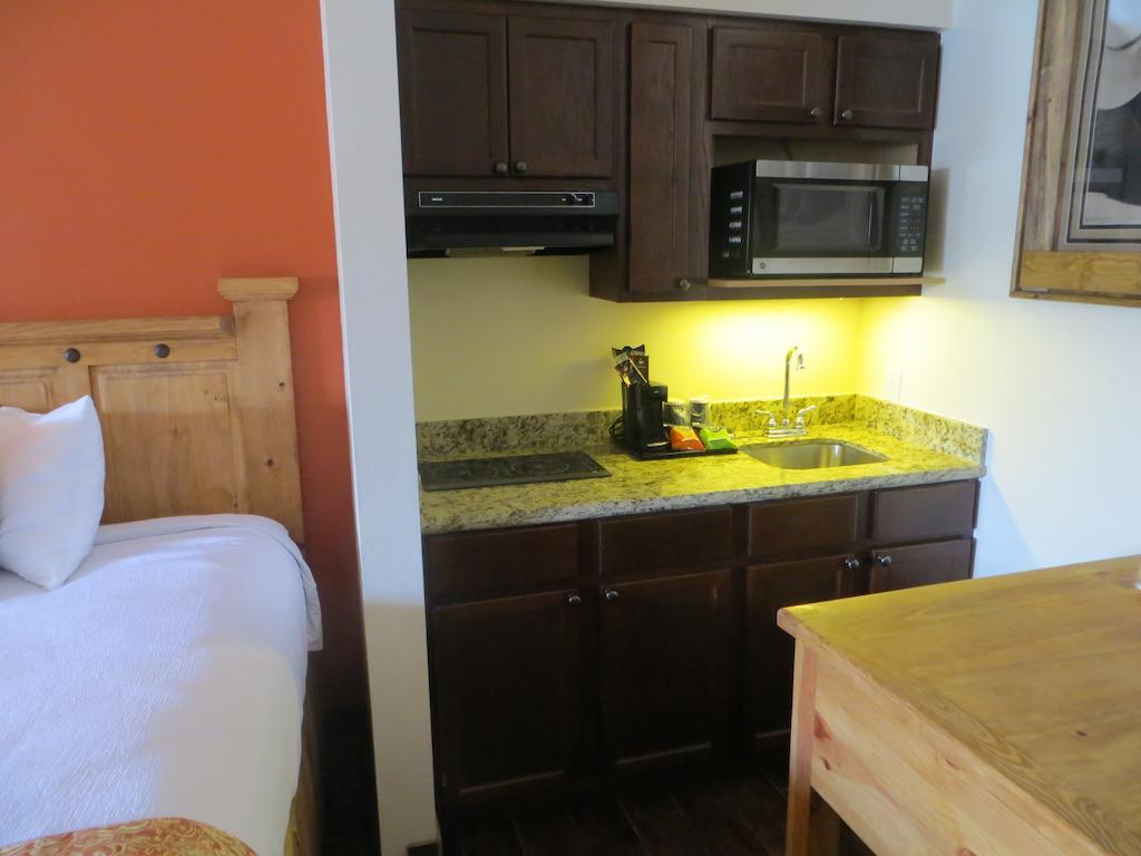 Hotel Texas Cuero ภายนอก รูปภาพ