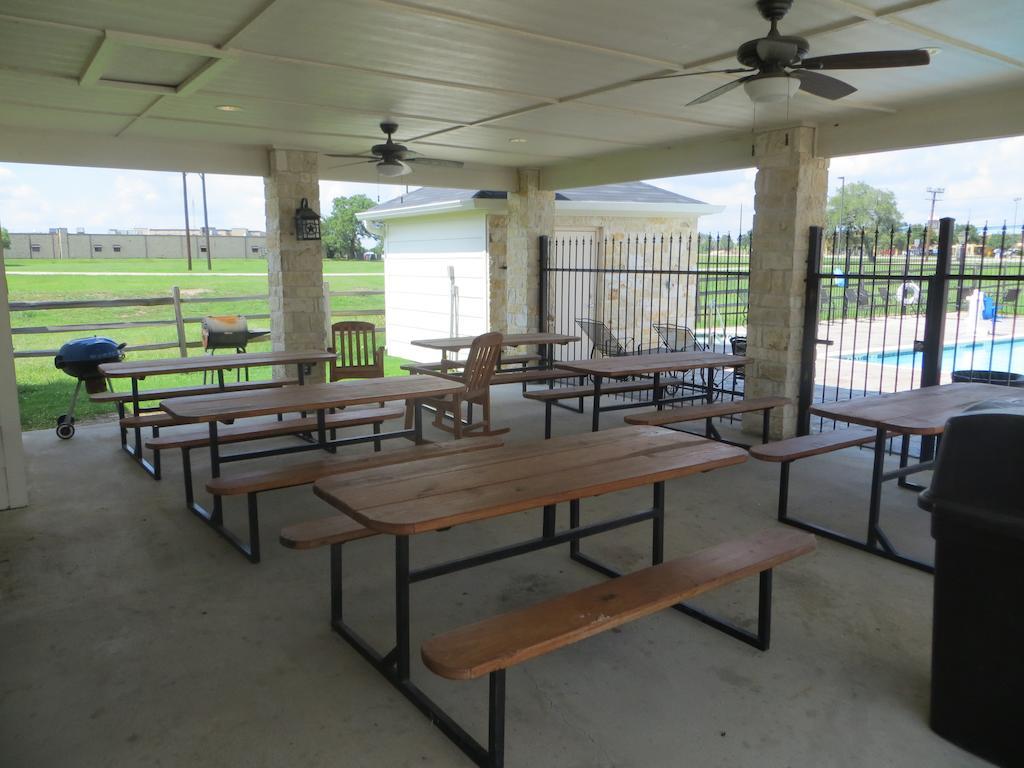 Hotel Texas Cuero ภายนอก รูปภาพ