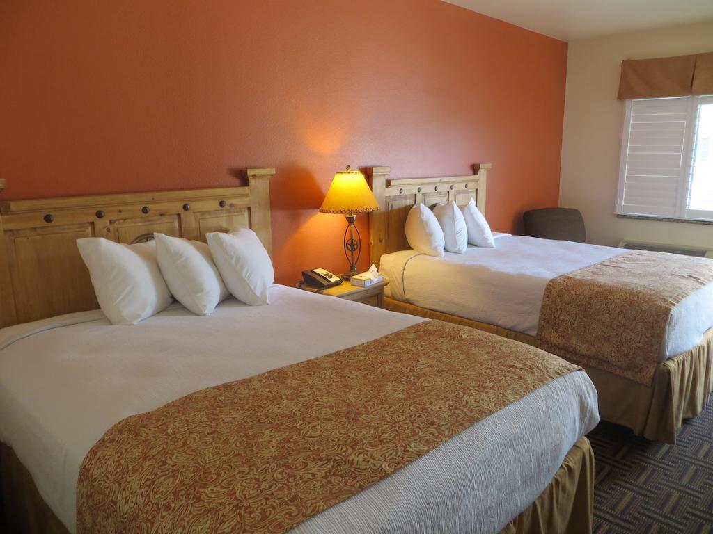 Hotel Texas Cuero ภายนอก รูปภาพ