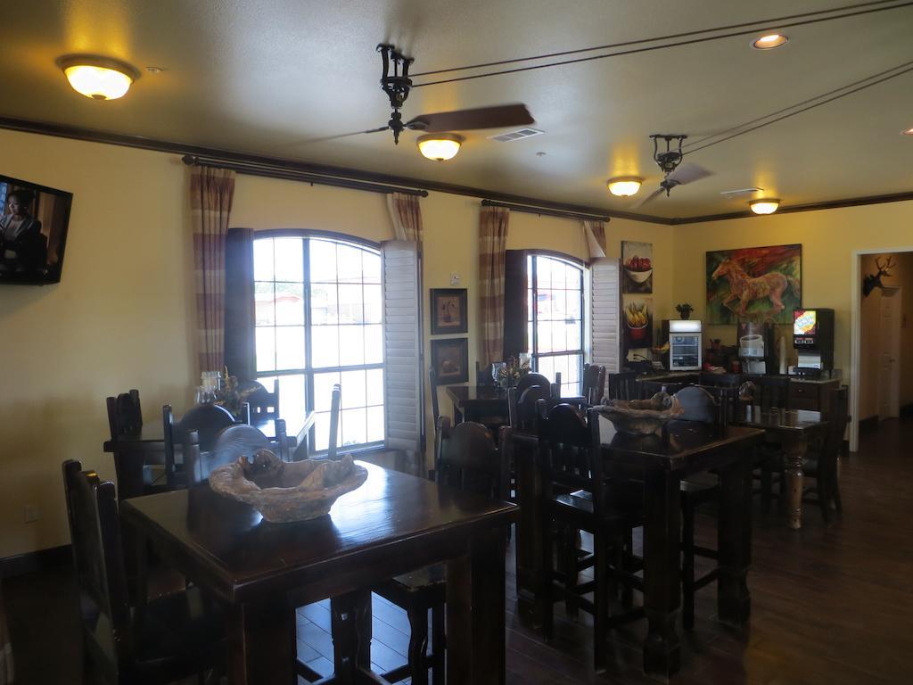 Hotel Texas Cuero ภายนอก รูปภาพ