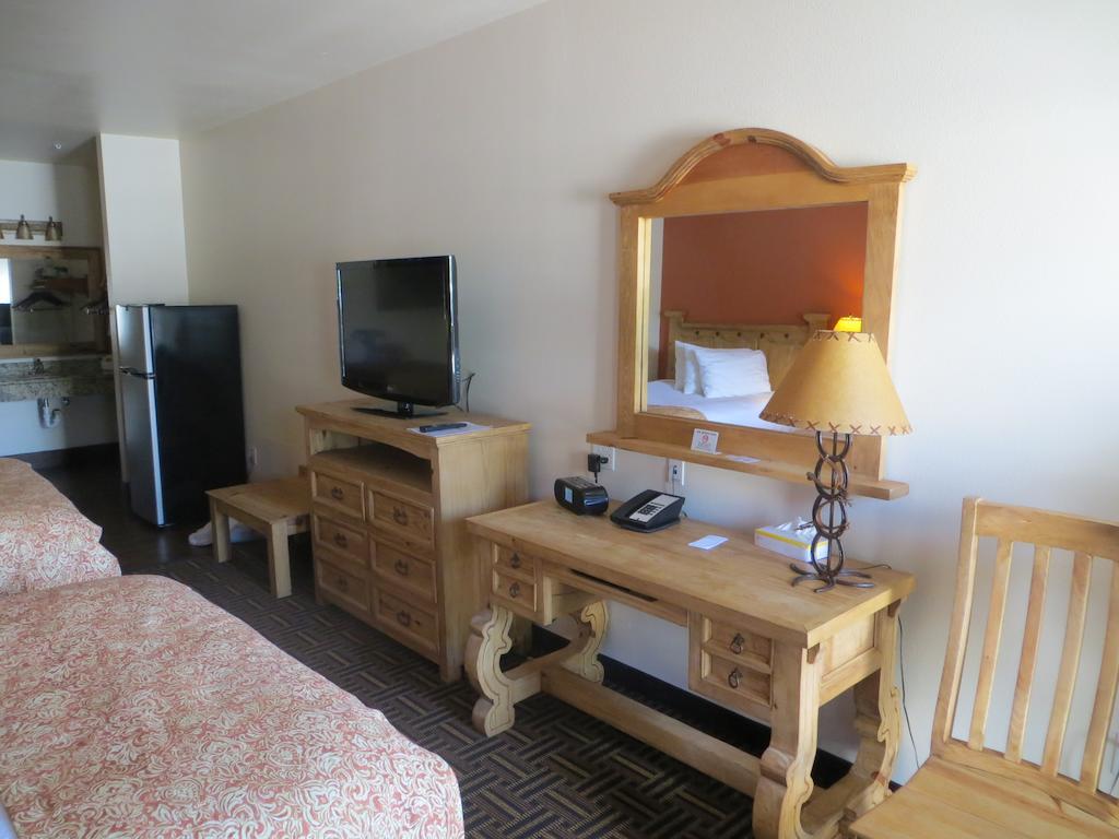 Hotel Texas Cuero ภายนอก รูปภาพ