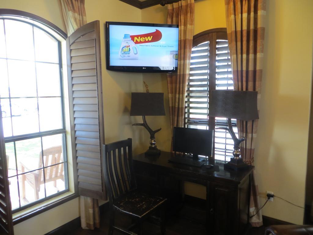 Hotel Texas Cuero ภายนอก รูปภาพ