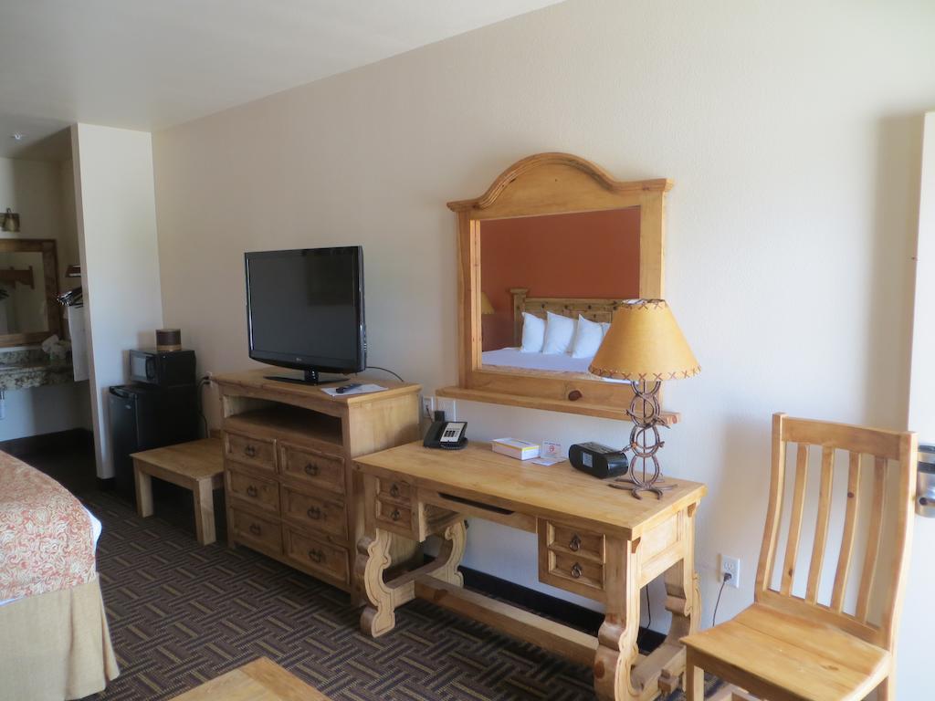 Hotel Texas Cuero ภายนอก รูปภาพ