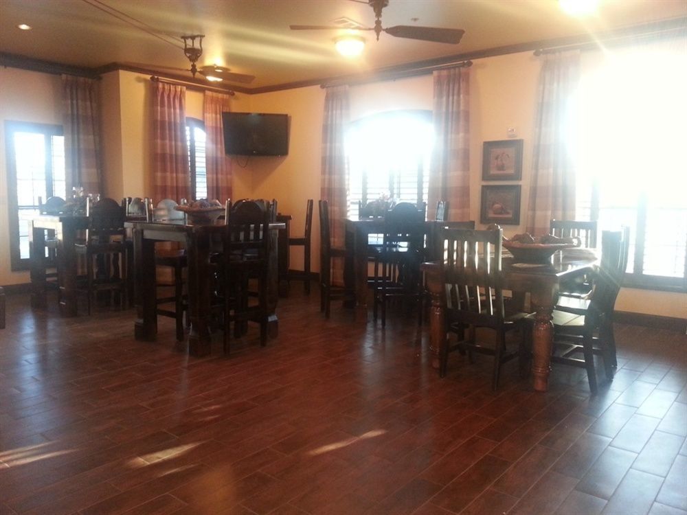 Hotel Texas Cuero ภายนอก รูปภาพ