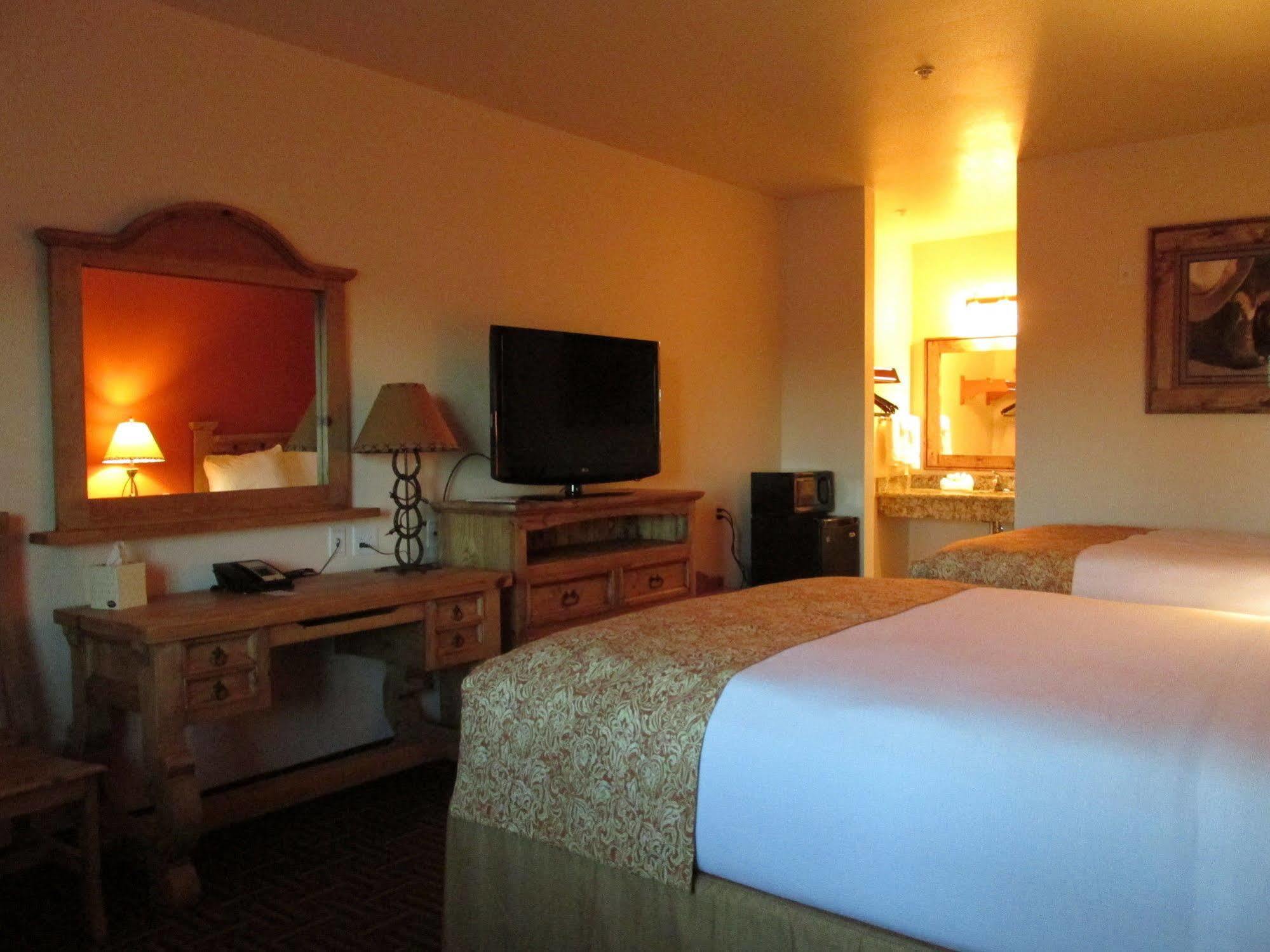 Hotel Texas Cuero ภายนอก รูปภาพ